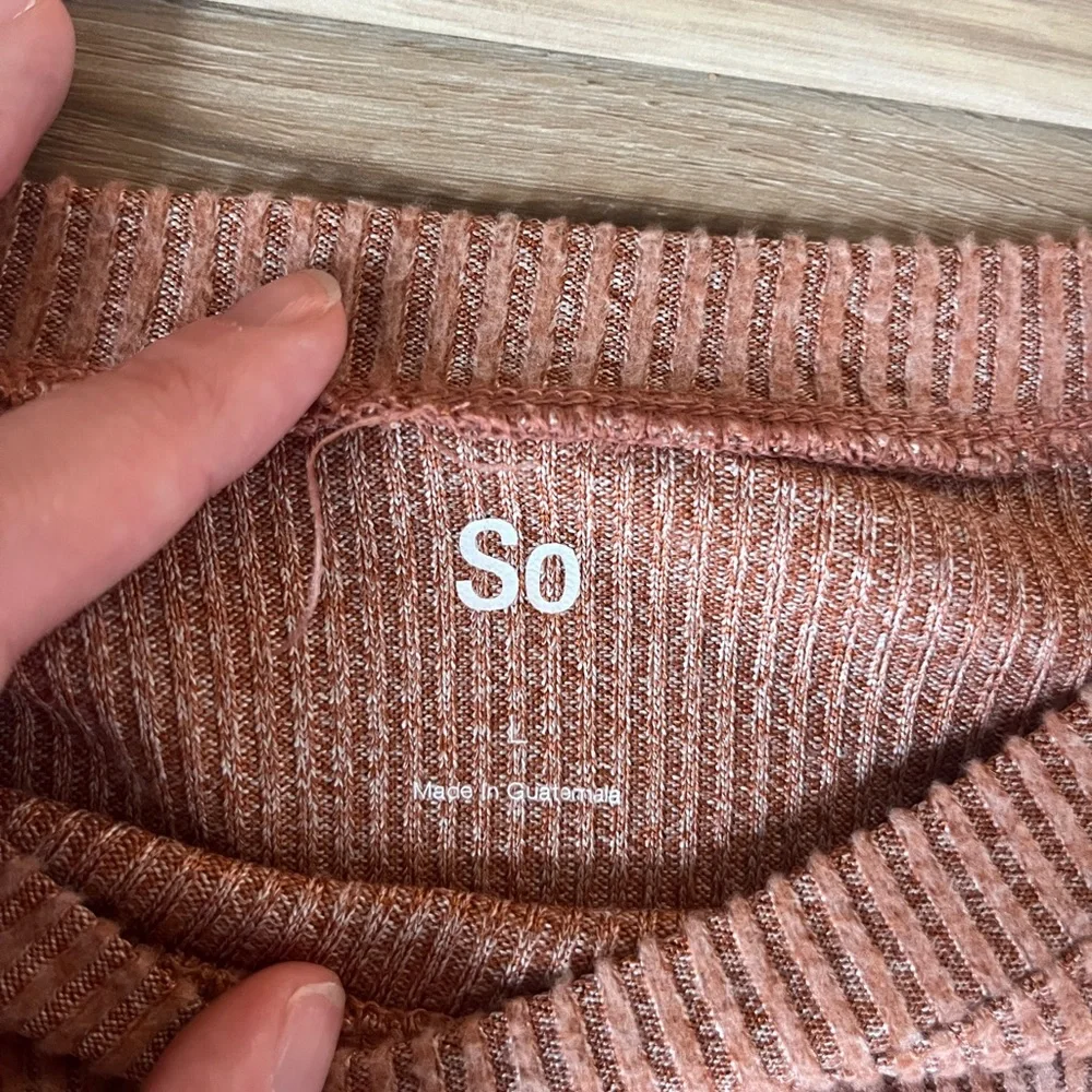 Rustic sweater - Picture 2 of 3